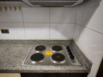 DEPARTAMENTO A 1 CUADRA DE ESTACIÓN TOESCA. 3 DORMITORIOS, 2 BAÑOS Y BODEGA