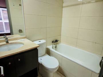 DEPARTAMENTO A 1 CUADRA DE ESTACIÓN TOESCA. 3 DORMITORIOS, 2 BAÑOS Y BODEGA