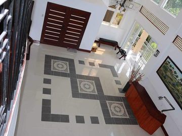Preowned House andlot with Pool in Zambal Tagaytay -EGR