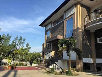 Preowned House andlot with Pool in Zambal Tagaytay -EGR