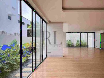 Ayala Alabang Modern house with pool and elevator