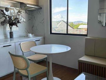 For Sale Beautiful 2 Bedroom unit with balcony in One Oasis, Cebu
