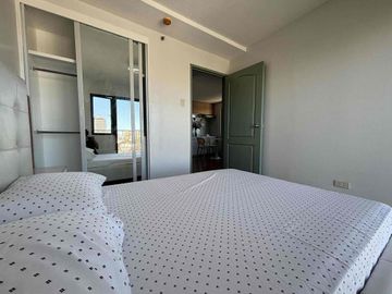 For Sale Beautiful 2 Bedroom unit with balcony in One Oasis, Cebu