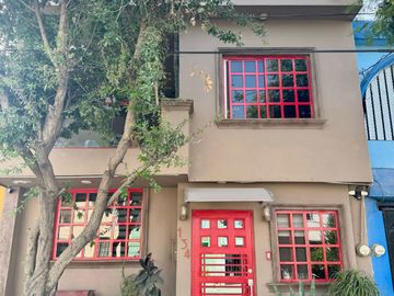 Excelente Casa en Barrio Santa Isabel