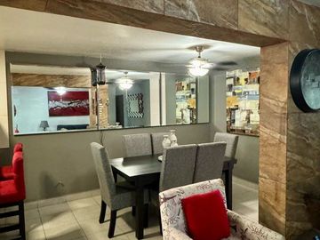 Excelente Casa en Barrio Santa Isabel