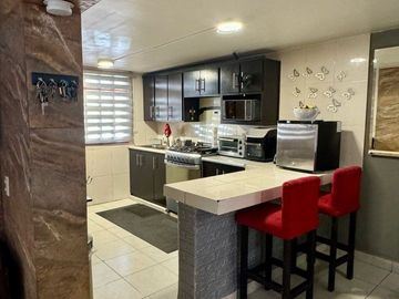 Excelente Casa en Barrio Santa Isabel