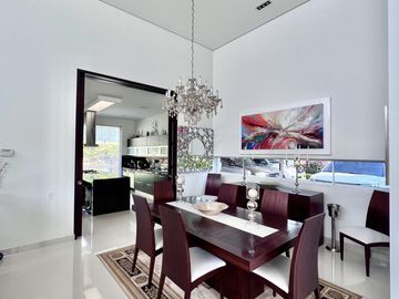 🏡 ¡Descubre esta espectacular casa en Altos de Ciudad Jardín, Cali!