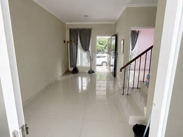 Rumah Cantik view bukit golf yang sejuk Bukit Golf Riverside Cibubur - Depok, 15 menit LRT Harjamukti