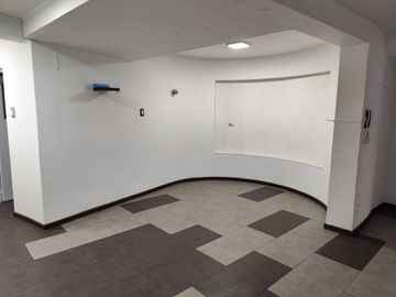 Oficina, 6 privaos 2 baños, Santa Lucía, Lastarria