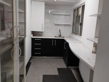 Oficina, 6 privaos 2 baños, Santa Lucía, Lastarria