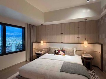Big 2 bedroom in Haraya Residences South Tower for Sale