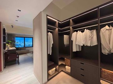 Big 2 bedroom in Haraya Residences South Tower for Sale