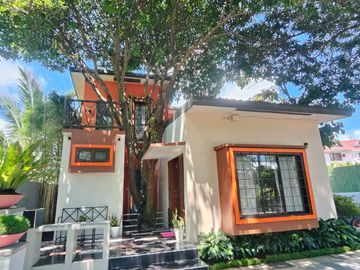 Blue Residence Tagaytay ( 5 houses & 1 caretaker house )