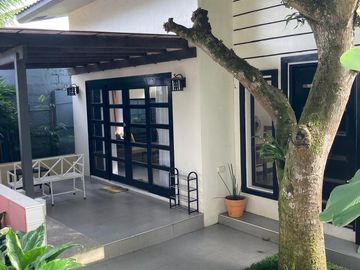 Blue Residence Tagaytay ( 5 houses & 1 caretaker house )