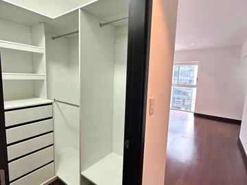 Oportunidad Única: Departamento de Lujo con Vista Directa al Golf Los Incas – Edificio MOON, Surco.