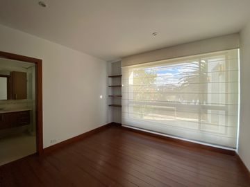 VENDO HERMOSA CASA EN CONJUNTO - CUMBAYA (Sector Colegio Menor)