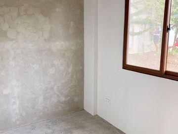 Preowned House andlot  in Zambal Tagaytay -EGR