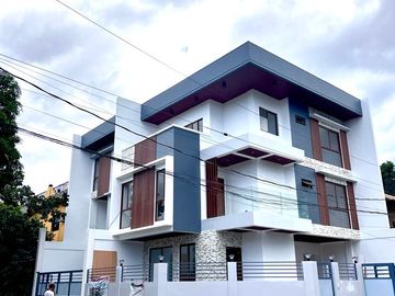 Antipolo For Sale 3 Storey Duplex Townhouse 4 Bedrooms near SM Center Downtown rg