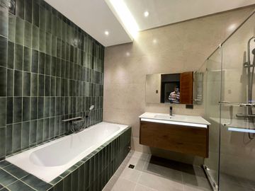 4-STOREY MODERN CLASSIC STYLE TOWNHOUSE IN LA LOMA, QUEZON CITY