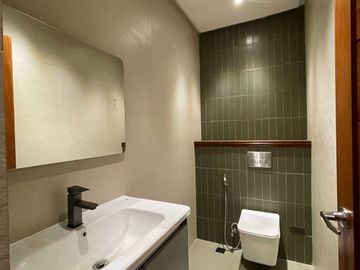 4-STOREY MODERN CLASSIC STYLE TOWNHOUSE IN LA LOMA, QUEZON CITY