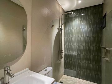 4-STOREY MODERN CLASSIC STYLE TOWNHOUSE IN LA LOMA, QUEZON CITY