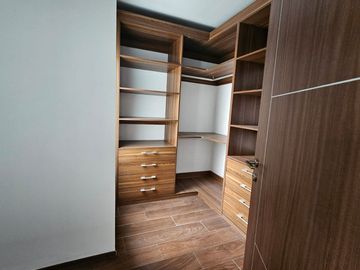 VENTA DE CASA NUEVA EN TOLUCA EN VINDEZA