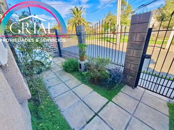 Gran casa 4d 3b en Maipu