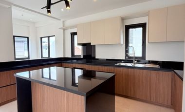 For Sale: Brand New Verdana Homes 5 Bedroom 5BR House and Lot for Sale in Bacoor, Cavite City