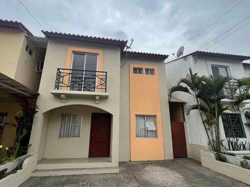 Venta de Casa en Metrópolis