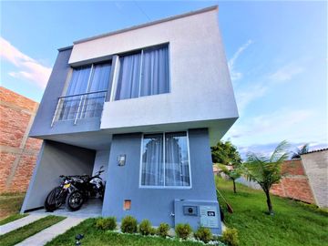 VENTA DE CASA ESQUINERA UBICADA EN EL UVO CONJUNTO RESIDENCIAL LA MERCED - POPAYÁN CAUCA.