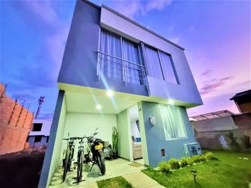 VENTA DE CASA ESQUINERA UBICADA EN EL UVO CONJUNTO RESIDENCIAL LA MERCED - POPAYÁN CAUCA.