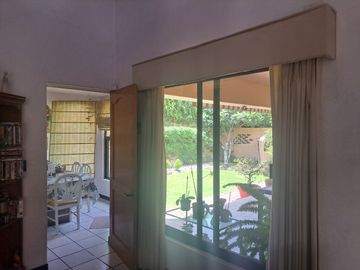 Casa en Venta en Jurica de una planta con amplio jardin