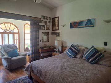 Casa en Venta en Jurica de una planta con amplio jardin