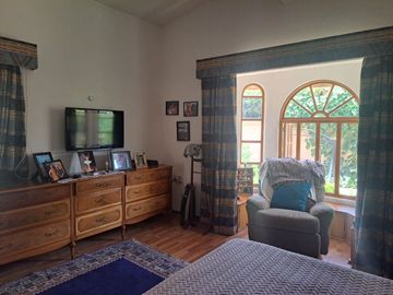 Casa en Venta en Jurica de una planta con amplio jardin