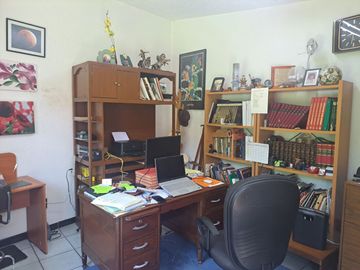 Casa en Venta en Jurica de una planta con amplio jardin