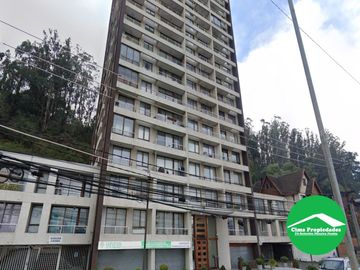 Departamento una cuadra Parque Ecuador, cerca de todo.