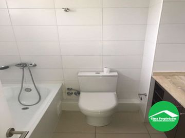 Departamento una cuadra Parque Ecuador, cerca de todo.