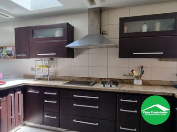 ¡Vive el lujo y la naturaleza en Lonco! Piscina, terraza y vistas panorámicas