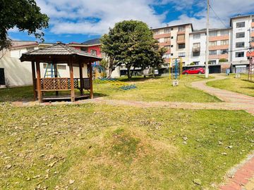 Se vende Casa Rentera Av. Machala (a una cuadra del Paque Ingles)