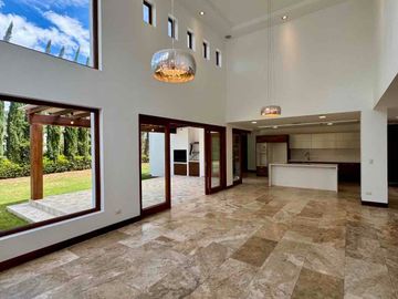 Casa de Renta Nayon-Cumbaya