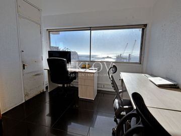 Oficina en barrio puerto, Valparaiso con vista al mar