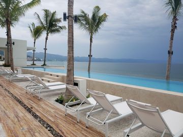 ¡Vive frente al mar en Puerto Vallarta!