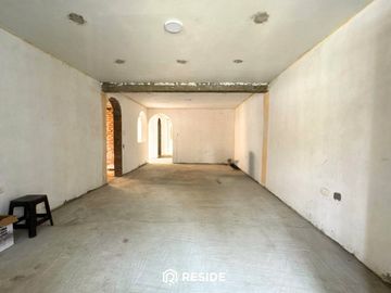 Venta de casa en Urbanización Covicorti, Trujillo – Frente a parque y con gran potencial