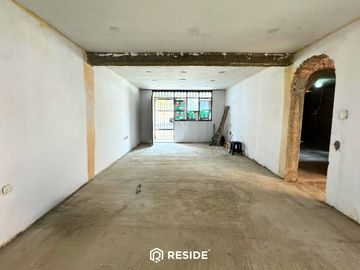 Venta de casa en Urbanización Covicorti, Trujillo – Frente a parque y con gran potencial