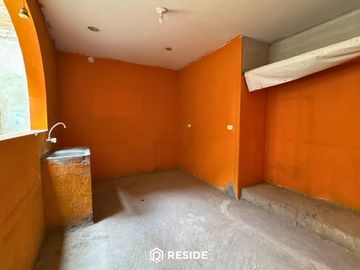 Venta de casa en Urbanización Covicorti, Trujillo – Frente a parque y con gran potencial