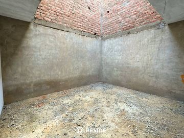 Venta de casa en Urbanización Covicorti, Trujillo – Frente a parque y con gran potencial