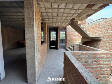 Venta de casa en Urbanización Covicorti, Trujillo – Frente a parque y con gran potencial