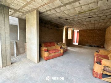 Venta de casa en Urbanización Covicorti, Trujillo – Frente a parque y con gran potencial