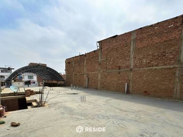 Venta de casa en Urbanización Covicorti, Trujillo – Frente a parque y con gran potencial