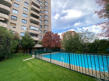 Departamento en barrio residencial